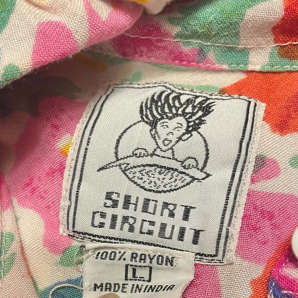 Short Circuit Vintage Floral Button Down - Picture 9 of 9